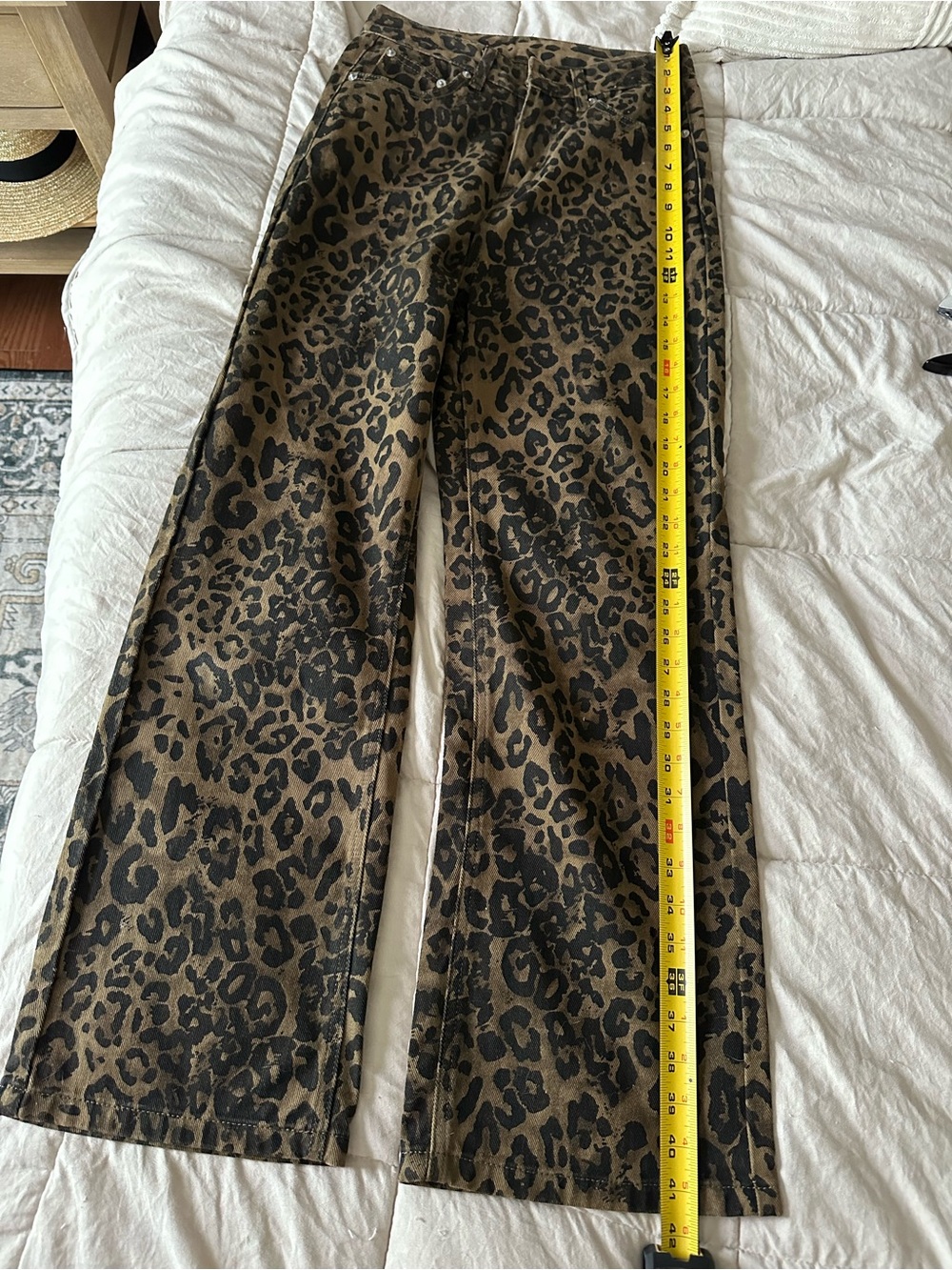 Wide-Leg Leopard Print Women’s Jeans in Olive/Brown XS - Picture 8 of 9